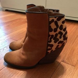 Very Volatile leopard wedge bootie
